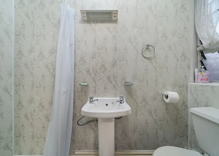 Deneside Guest House Blackpool
