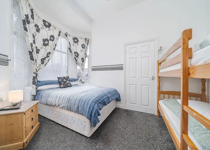 Deneside Guest House Blackpool